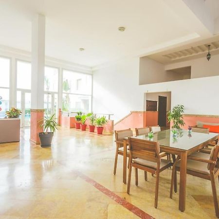 סקיראת Lovely 2 Bedroom Vacation Home With Pool/Beach מראה חיצוני תמונה