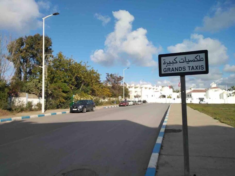 סקיראת Lovely 2 Bedroom Vacation Home With Pool/Beach מראה חיצוני תמונה