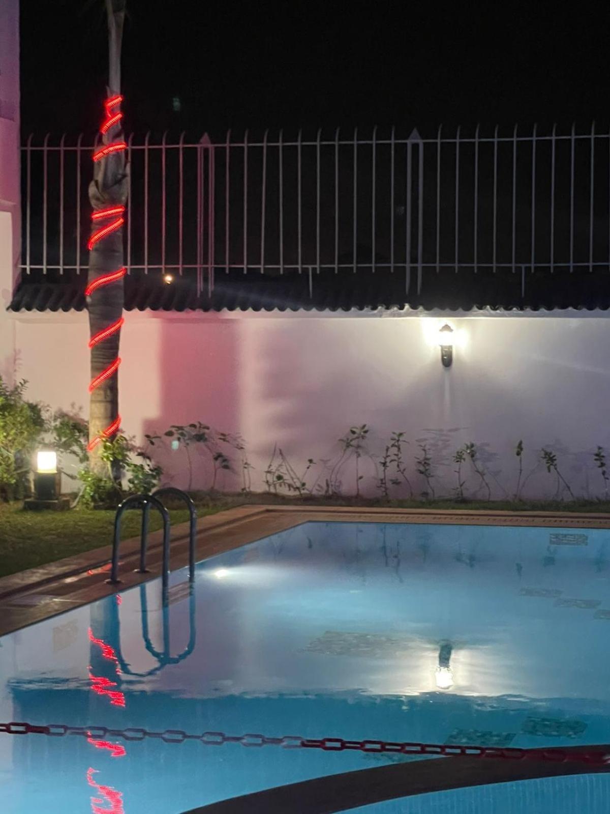 סקיראת Lovely 2 Bedroom Vacation Home With Pool/Beach מראה חיצוני תמונה